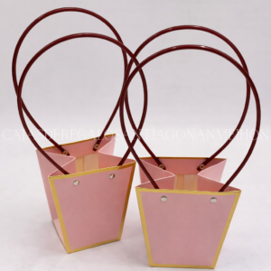 BOLSA ELEGANTE CHICA BORDE DORADO